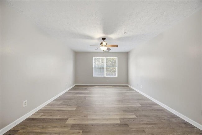 Building Photo - 8201 Fairington Ridge Cir