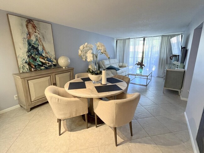 Building Photo - 1 Royal Palm Way