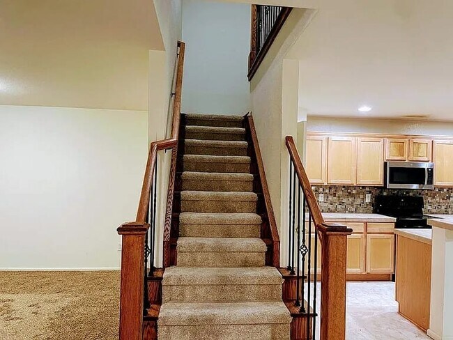 Building Photo - 12833 Mayfair Way