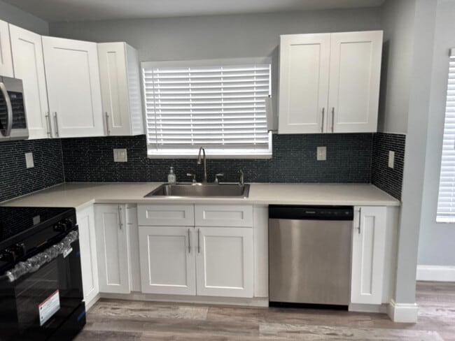 Building Photo - 5516 NW 22nd St