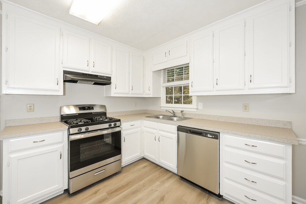 Building Photo - 175 Meadowbrook Dr