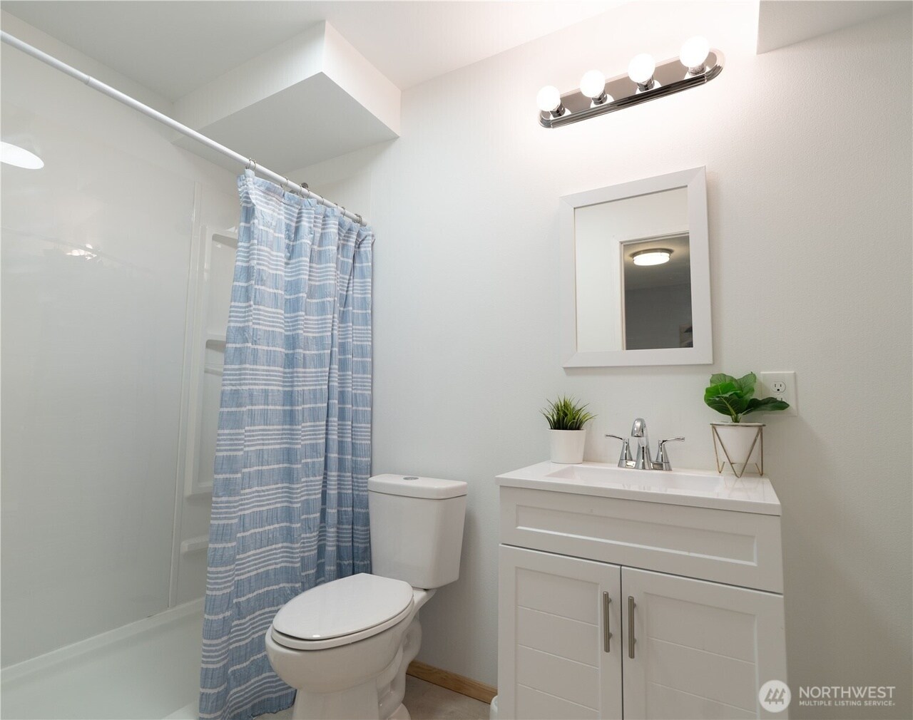 Building Photo - 23049 38th Ct W