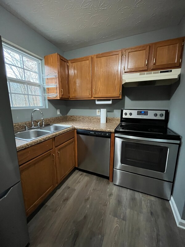 Building Photo - 236 McMurtry Rd