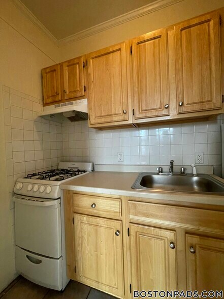 Building Photo - 441 Cambridge St