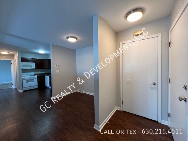 Building Photo - *** UPDATED UNITS / 2 BDRM / W&D IN BUILDI...