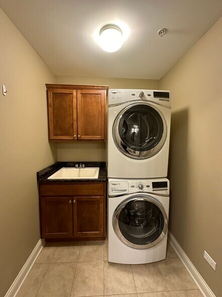 Building Photo - 5N426 Rohlwing Rd
