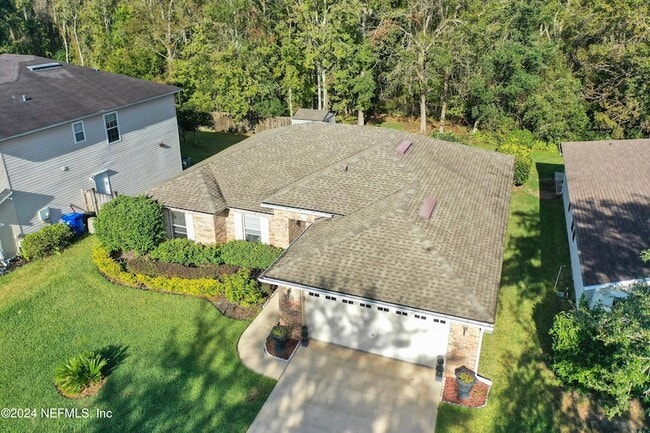 Building Photo - 657 MacKenzie Cir