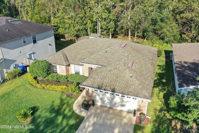 Building Photo - 657 MacKenzie Cir