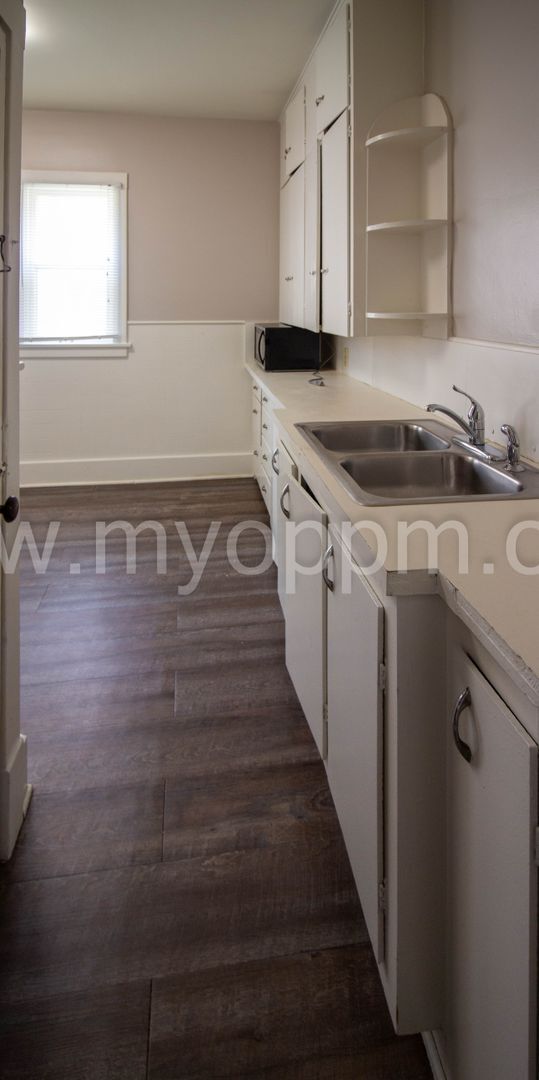 Building Photo - PRINZ 1020 N 32 St