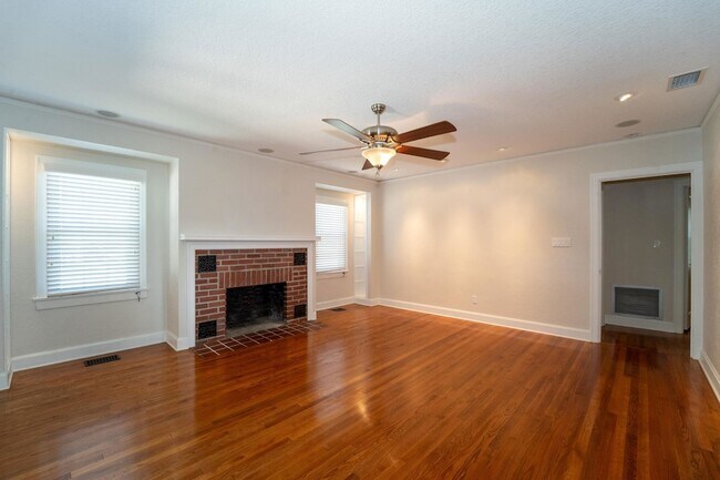Building Photo - 31 Menendez Rd