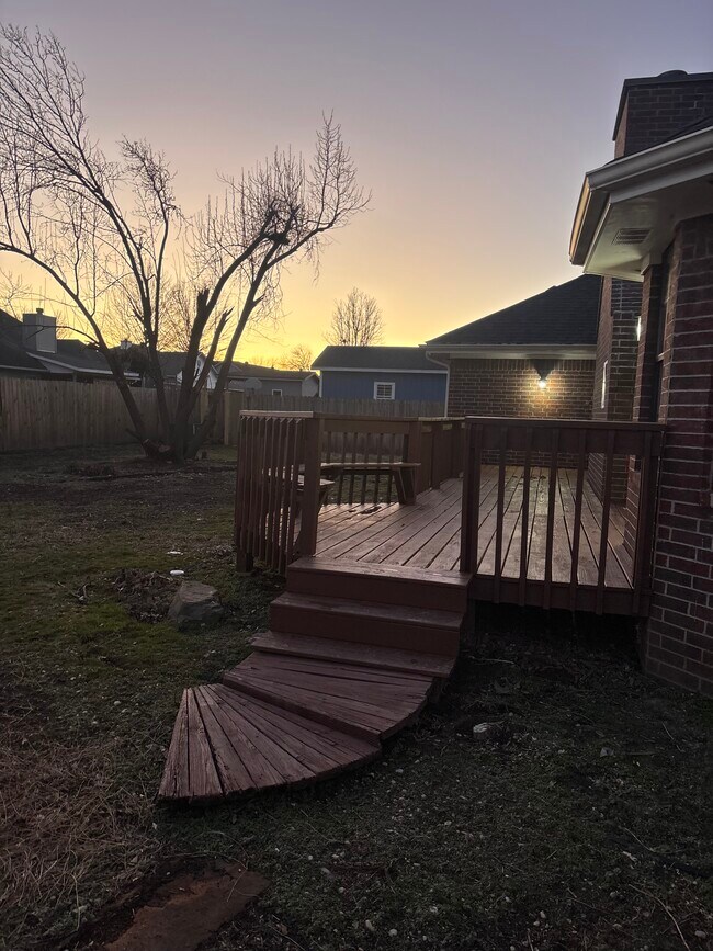 Building Photo - 3402 W Center St