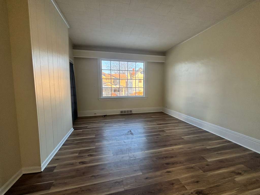 Building Photo - 120 E Wallace Ave