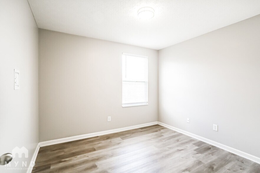 Building Photo - 305 Kear St