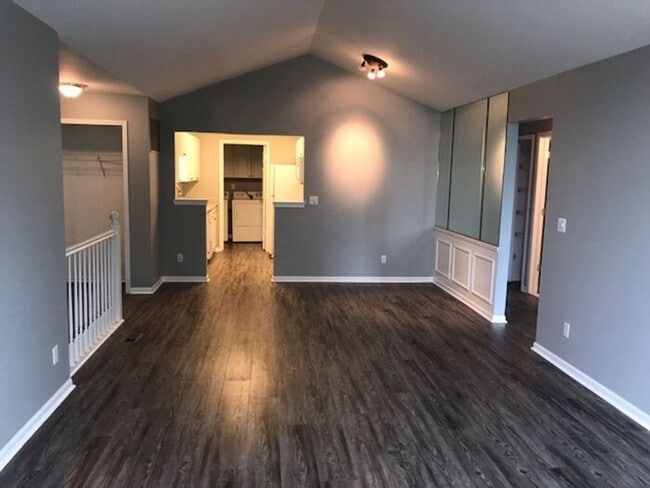 Building Photo - Beautiful 2 bedroom 2 bathroom Condo in Sl...