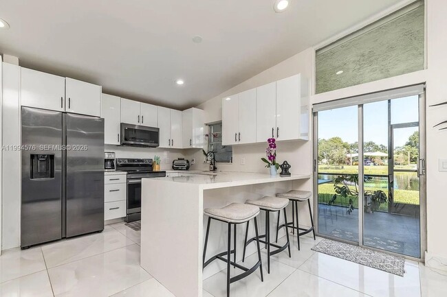 Building Photo - 518 Woodgate Cir