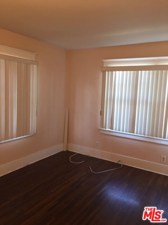 Building Photo - 4615 S Gramercy Pl