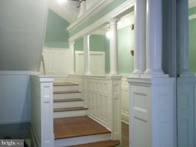 Building Photo - 2134 Locust St