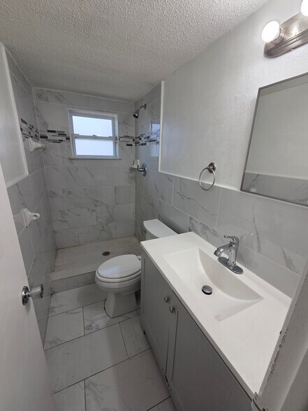 Building Photo - 9105 Hermitage Ln