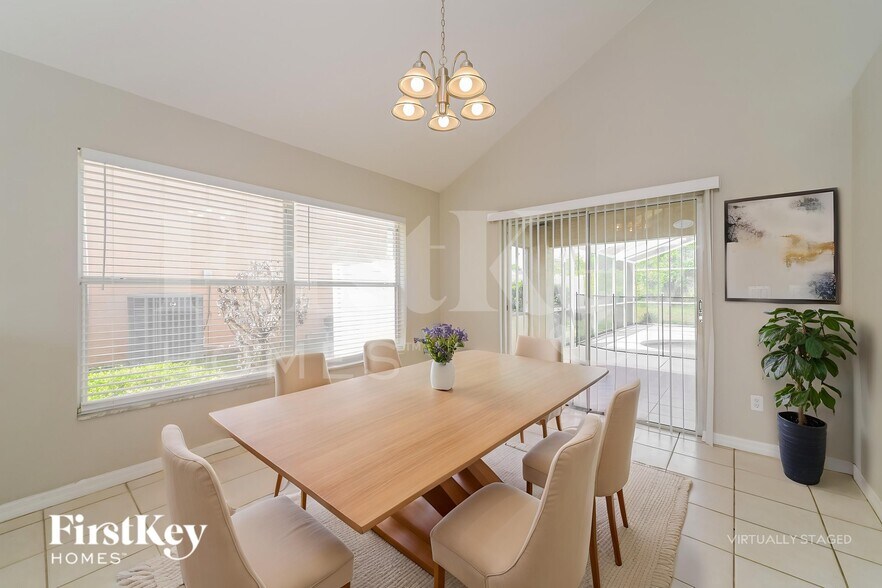 Building Photo - 301 Balmoral Ct