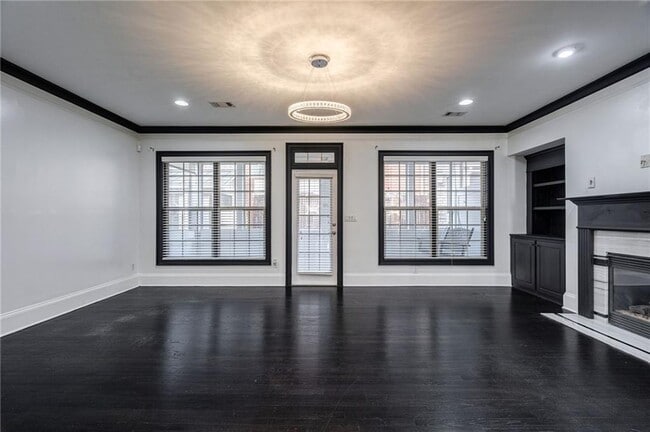 Building Photo - 2767 Durham Dr NE