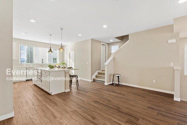 Building Photo - 8970 Southurst St