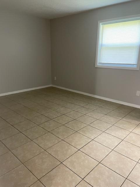 Building Photo - 2075 Clingan Dr NW