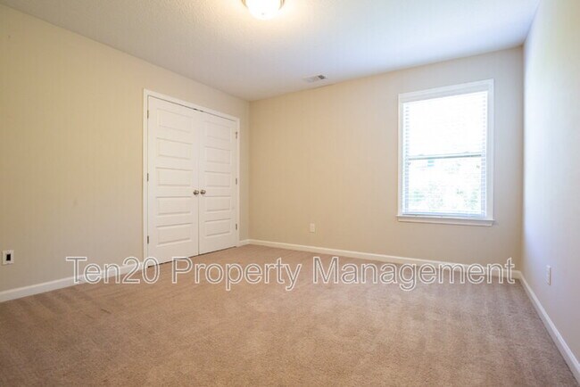 Building Photo - 7272 Sorrel Dr