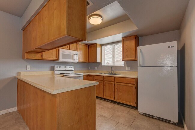 Building Photo - 6120 Antelope Villas Cir
