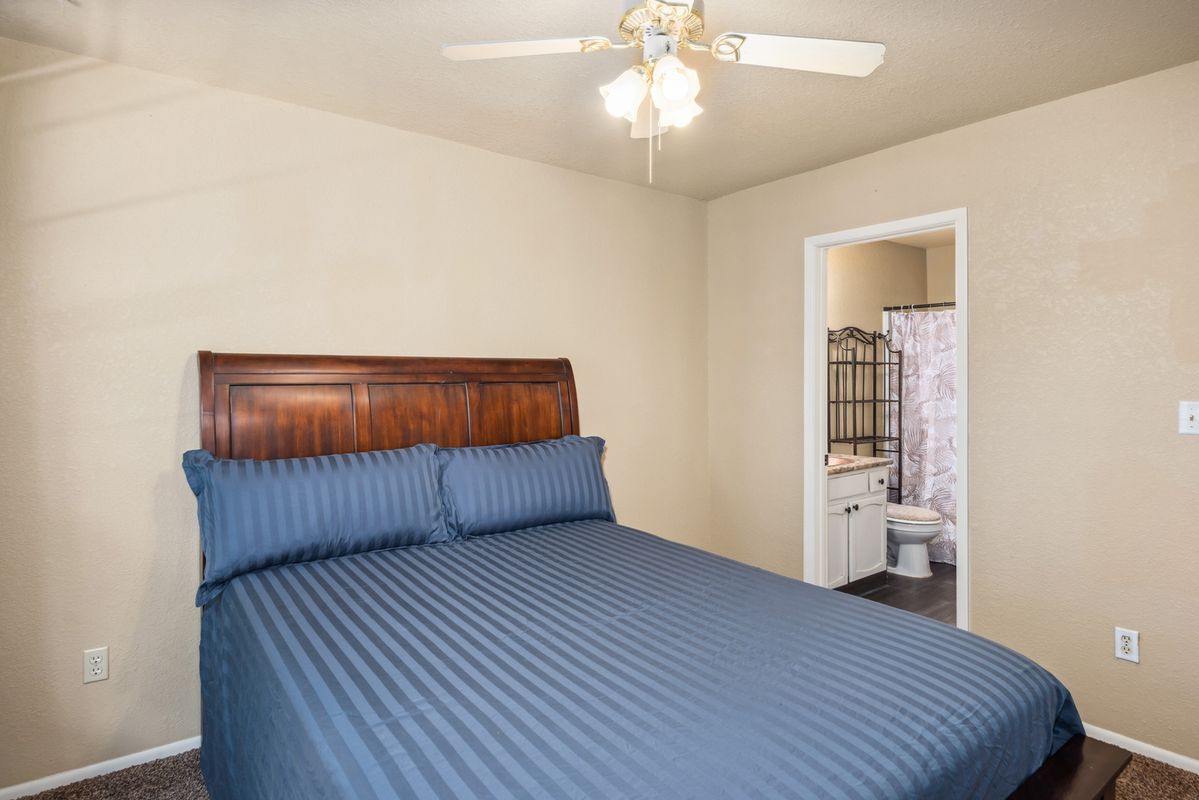 Building Photo - 1230 Mechem Dr