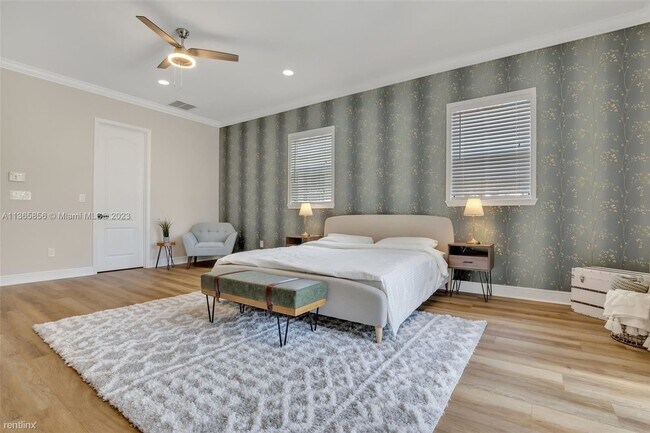 Building Photo - 3 br, 2.5 bath House - 1380 NE 24th St # 1380