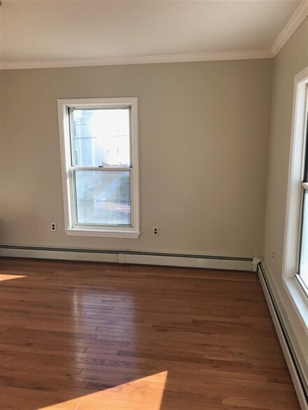 Building Photo - 23 4th St