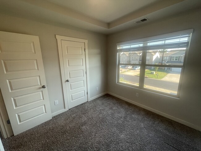 Building Photo - 3 Bed / 2.5 Bath Townhouse for Rent in Cal...