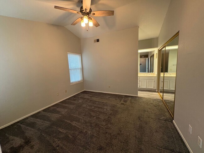 Building Photo - Cozy 3 Bed 2 Bath Home in Brentwood