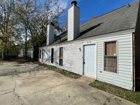 Building Photo - 8152 Baringer Rd