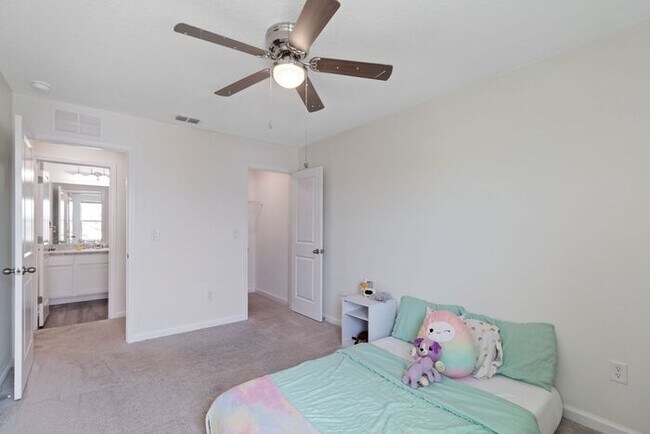 Building Photo - 4 Bed, 2.5 Bath Hidden Creek Home for Lease!