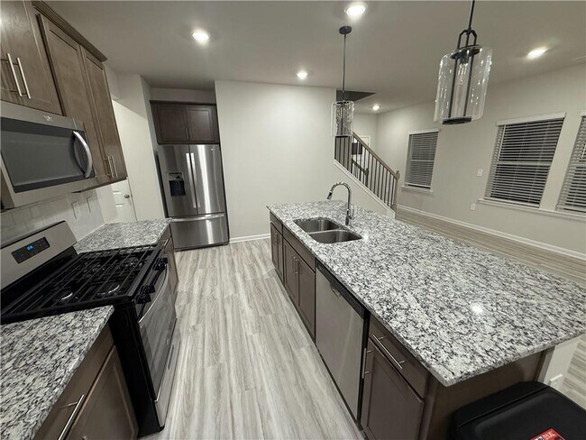 Building Photo - 2044 Avalon Rdg