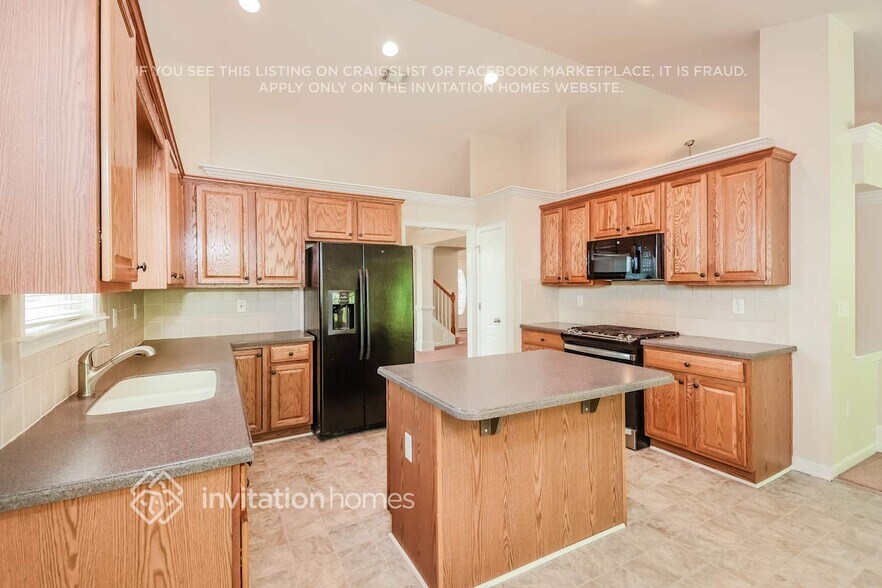 Building Photo - 1320 Martins Down Dr SE