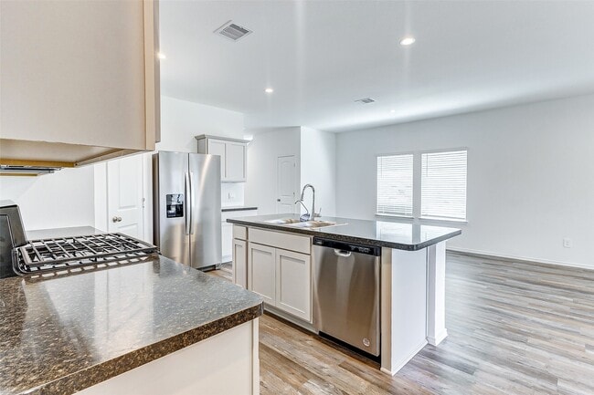 Building Photo - 24303 Alto Gdn Dr