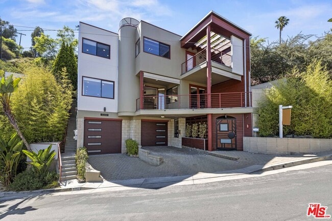 Building Photo - 2222 Bancroft Ave