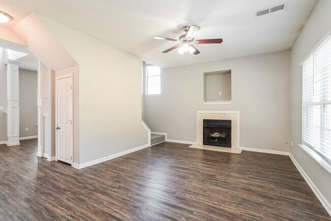 Building Photo - 1715 Harte Cir