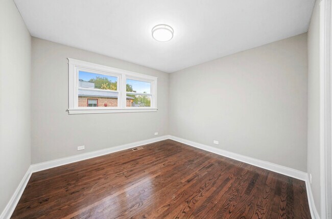 Building Photo - 9347 S Luella Ave