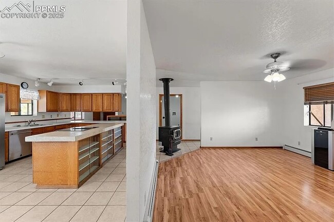 Building Photo - 497 South Avenida Del Oro E