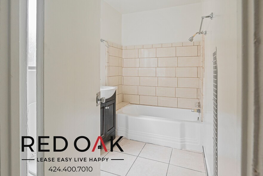 Building Photo - 3331 W 84th St