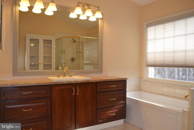 Building Photo - 9443 Van Arsdale Dr