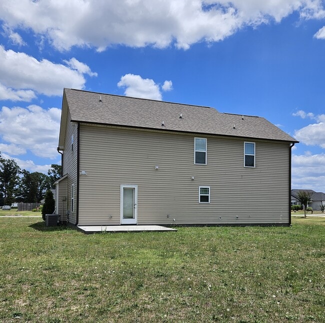 Building Photo - 109 Avalor Dr
