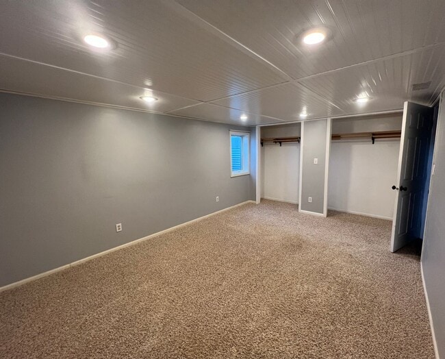 Building Photo - Spacious 4 Bedroom, 2 Bathroom Home on the...