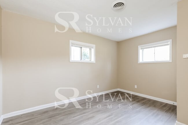Building Photo - This charming home is ready for you!