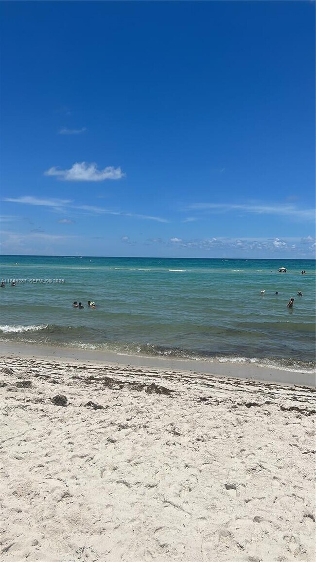 Building Photo - 5161 Collins Ave