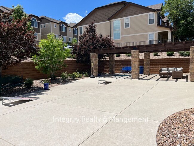 Building Photo - 1496 Royal Troon Dr