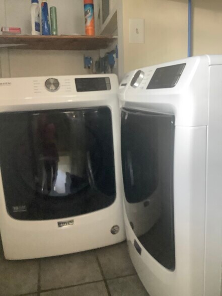 Building Photo - 132 8th Ave N